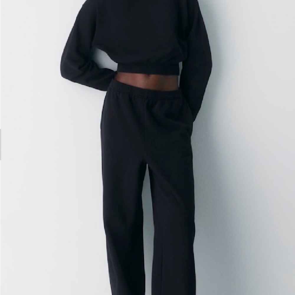 Aritzia Cozy Sweatfleece Boyfriend Barrel Sweatpant NWT